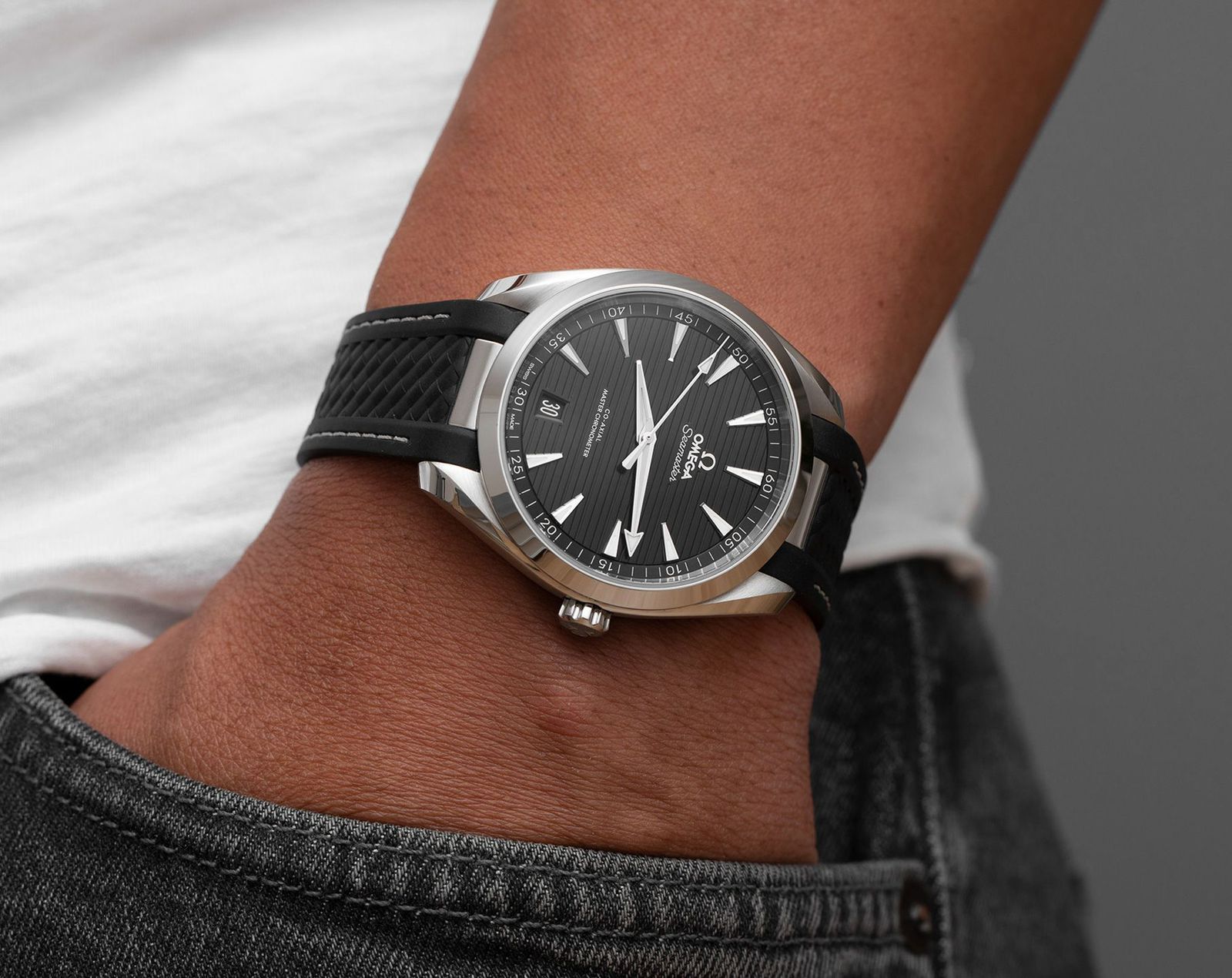 Omega  Seamaster AquaTerra 150m Co Axial 43mm Water Resistance Automatic Men's Watch - Image 4