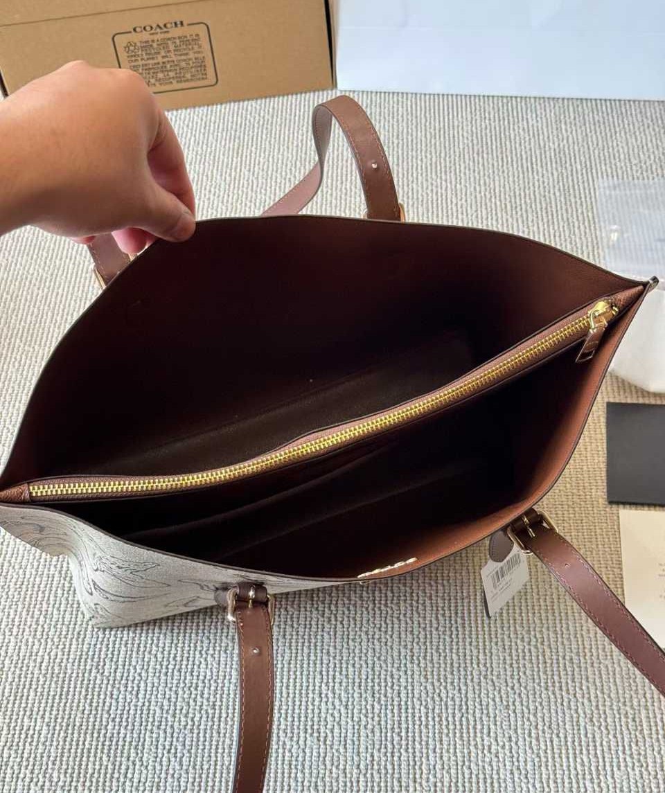 Coach Mollie Tote Bag In Signature Canvas With Seashell Print - Coastal Beach Women's Handbag - Image 8