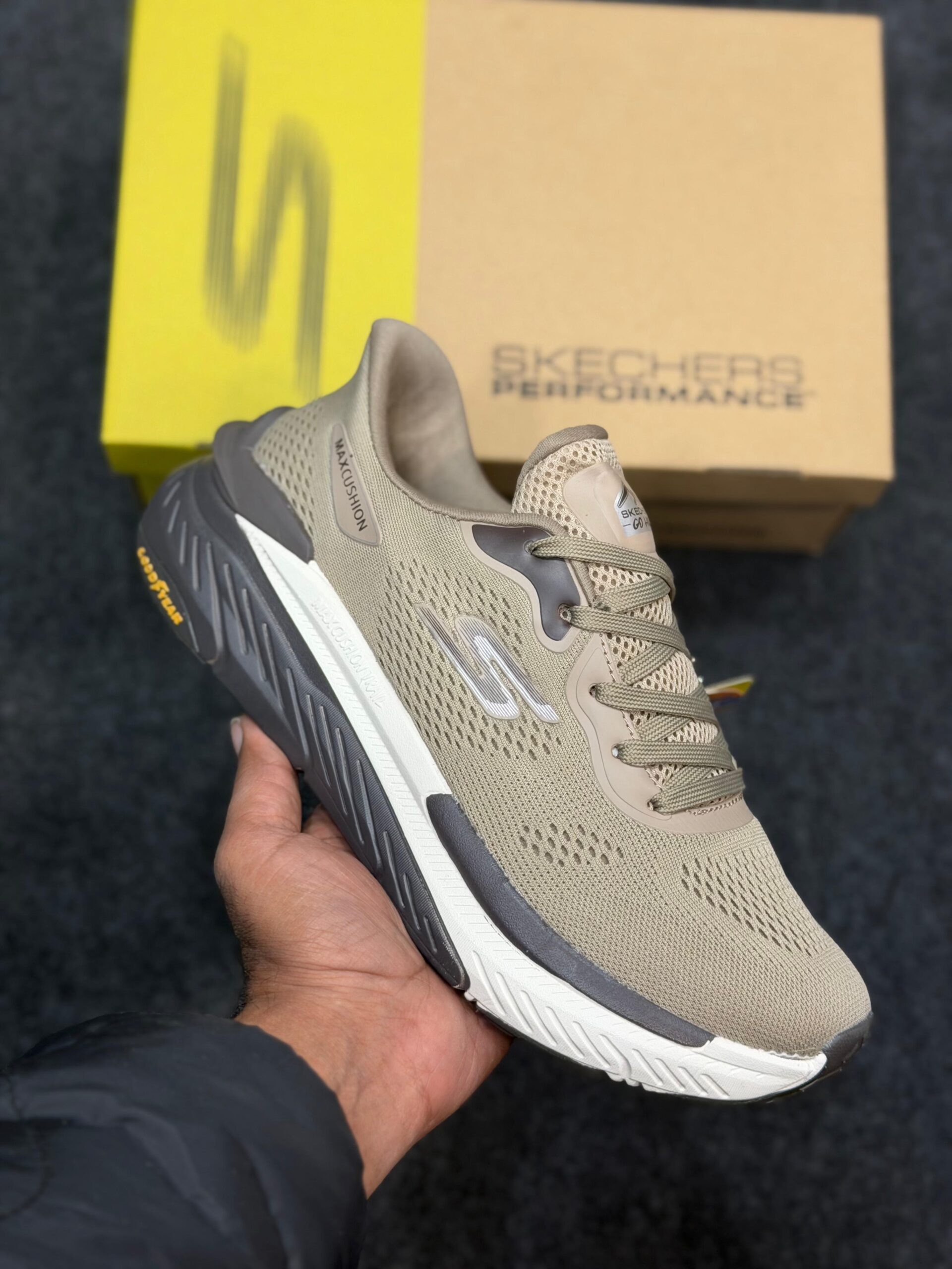 Skechers Max Cushioning Elite Performance Running Shoes For Men - Image 3