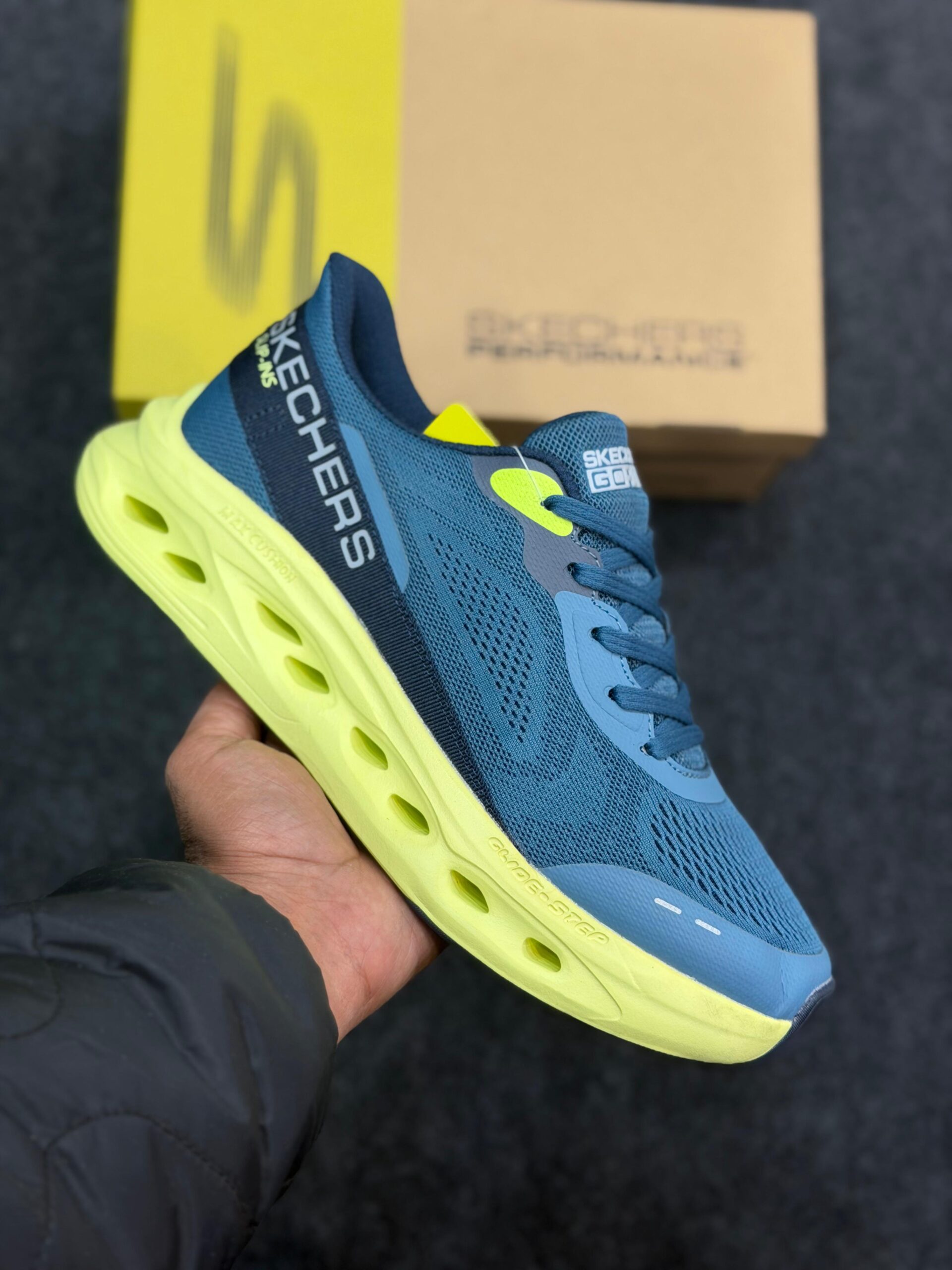 Skechers GO RUN Supersonic Max Men's Shoes - Image 2