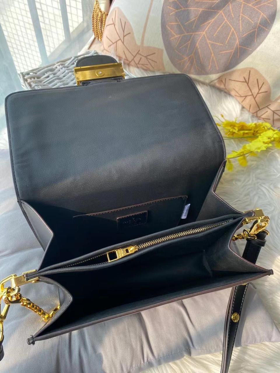 Louis Vuitton Dauphine East West Women's Bag - Image 4