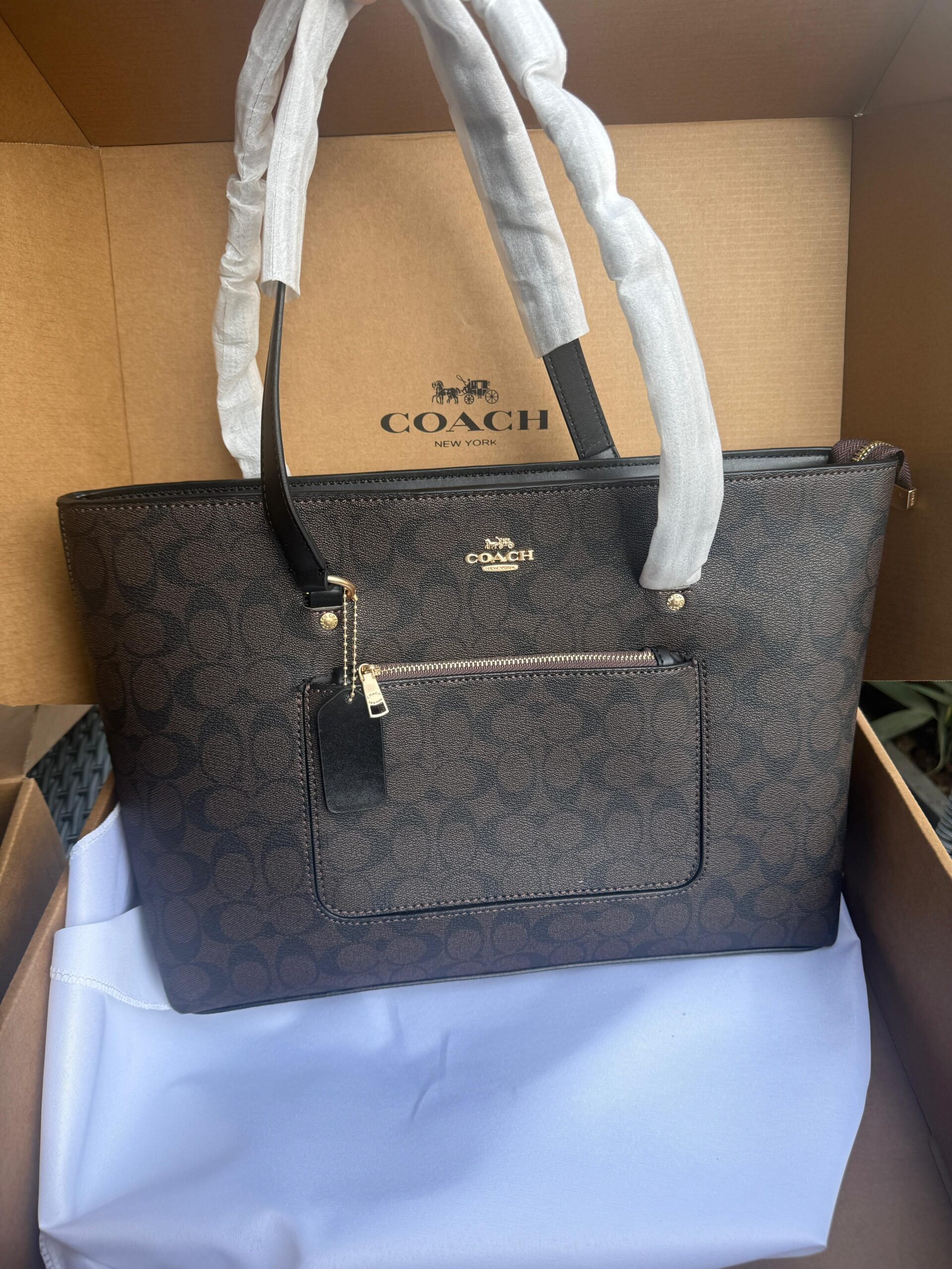 Coach Gallery Women's Tote Bag in Signature Canvas