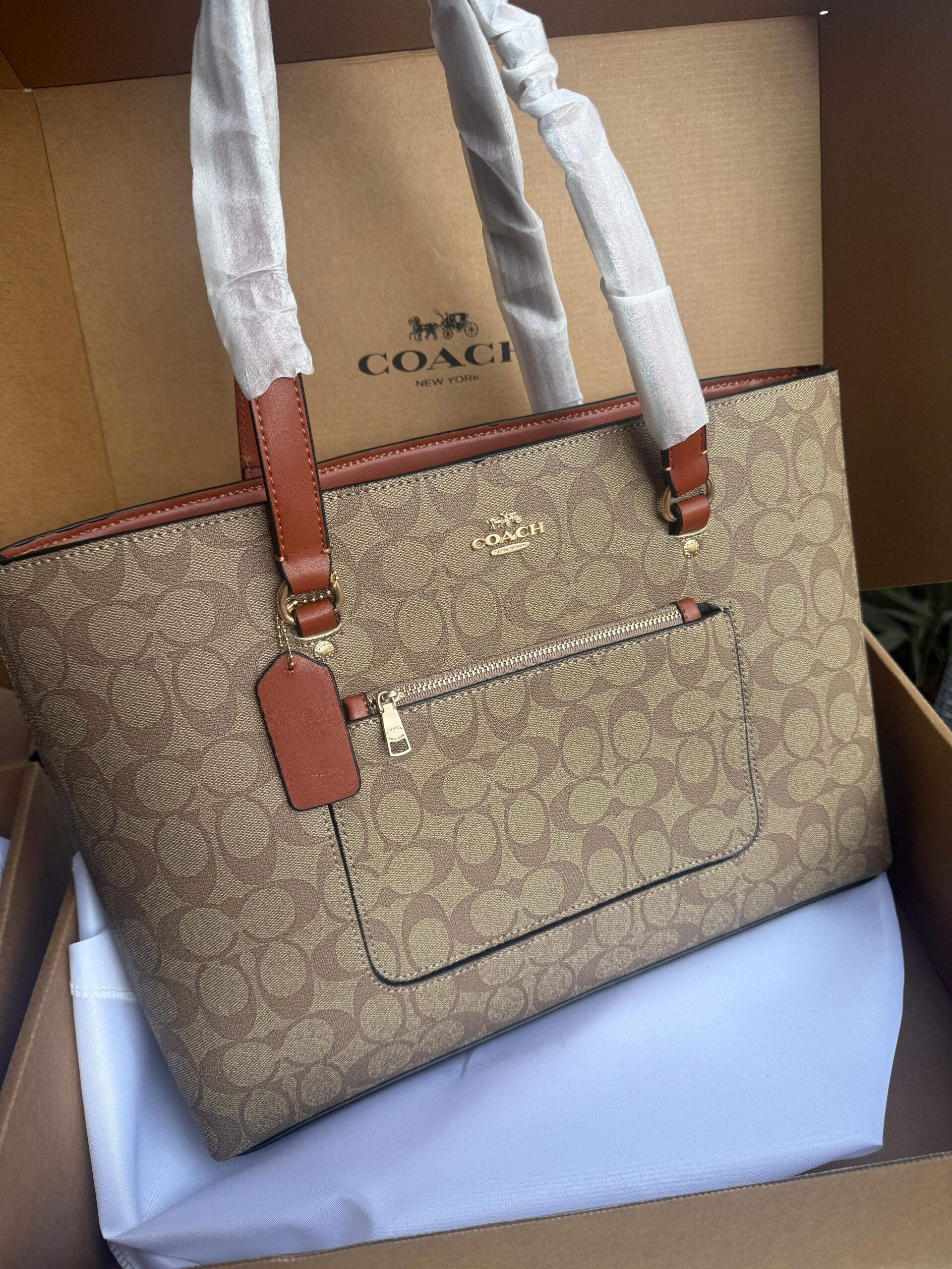 Coach Gallery Women's Tote Bag in Signature Canvas - Image 2