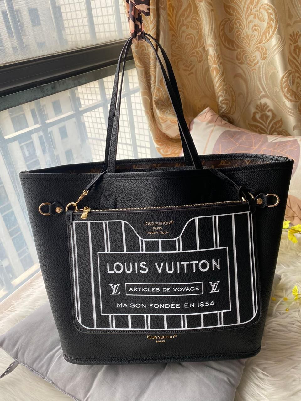 Louis Vuitton Neverfull Inside Out MM Reversible Monogram & Leather Women's Tote Bag - Image 2