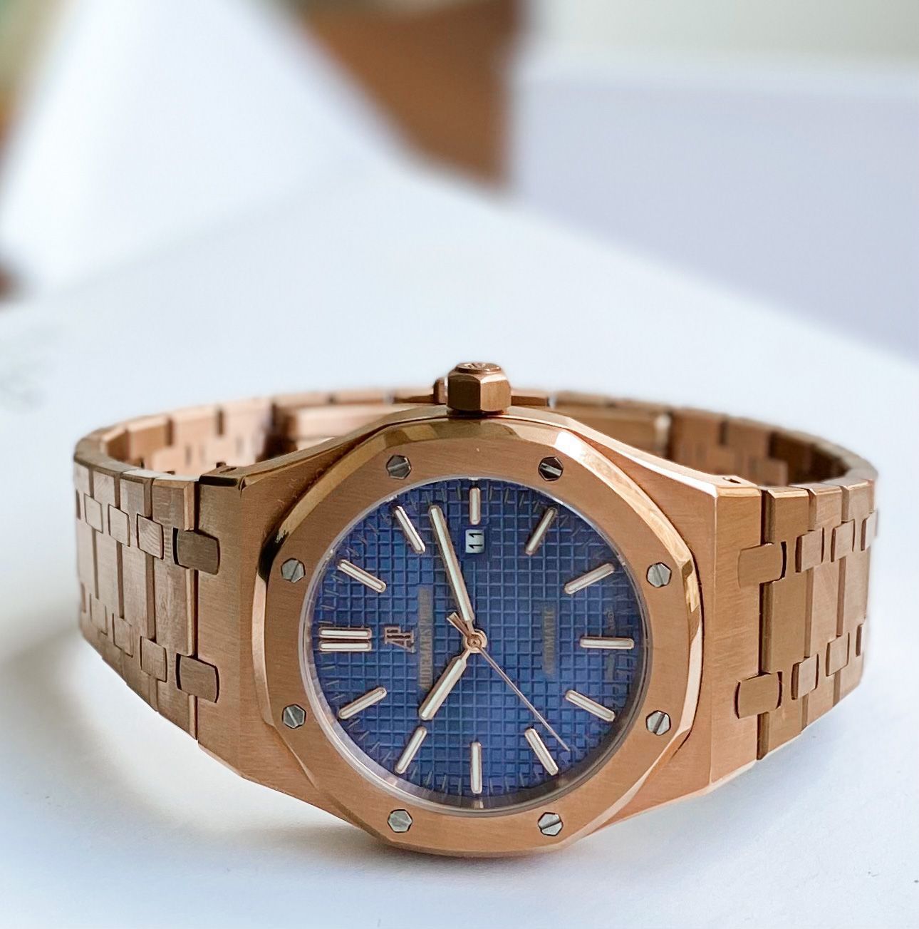 Audemars Piguet Royal Oak Rose Gold Blue Dial Quartz Movement Luxury Men's Watch - Image 2