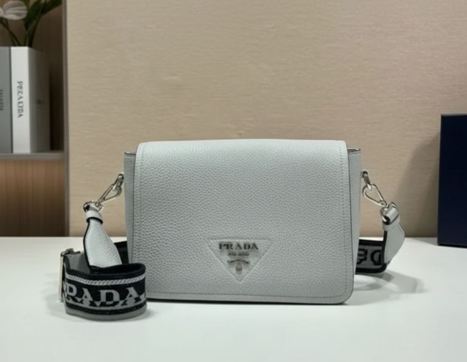 Prada Milano Women's Shoulder Bag