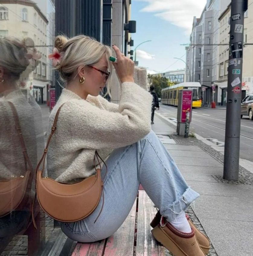 Polène Numéro Dix Textured Leather Women's Shoulder Bag - Image 3