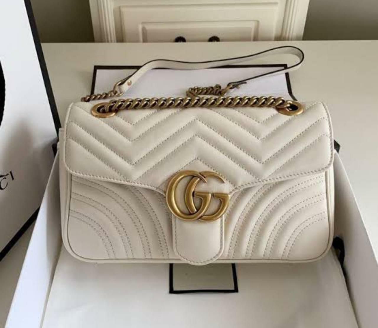Gucci GG Marmont Women's Shoulder Bag - Image 2