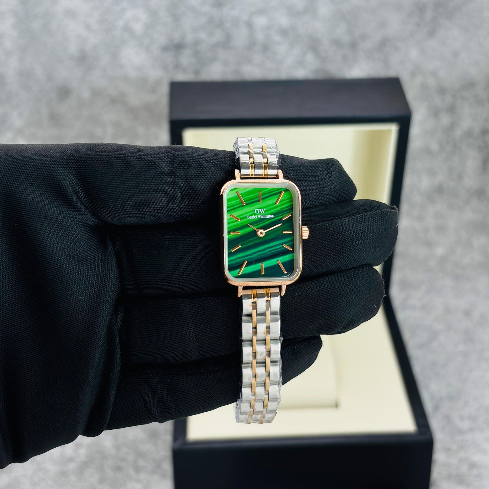 Daniel Wellington Quadro Pressed Ever gold Emerald Women'sWatch - Image 2