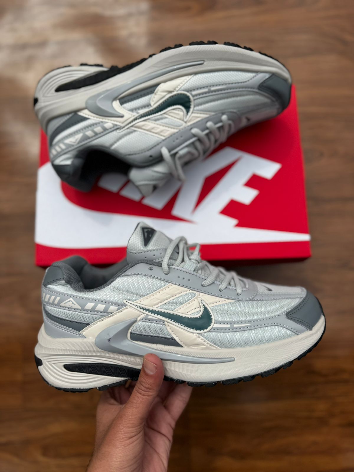 Nike initiators 26 Men's Shoe - Image 3