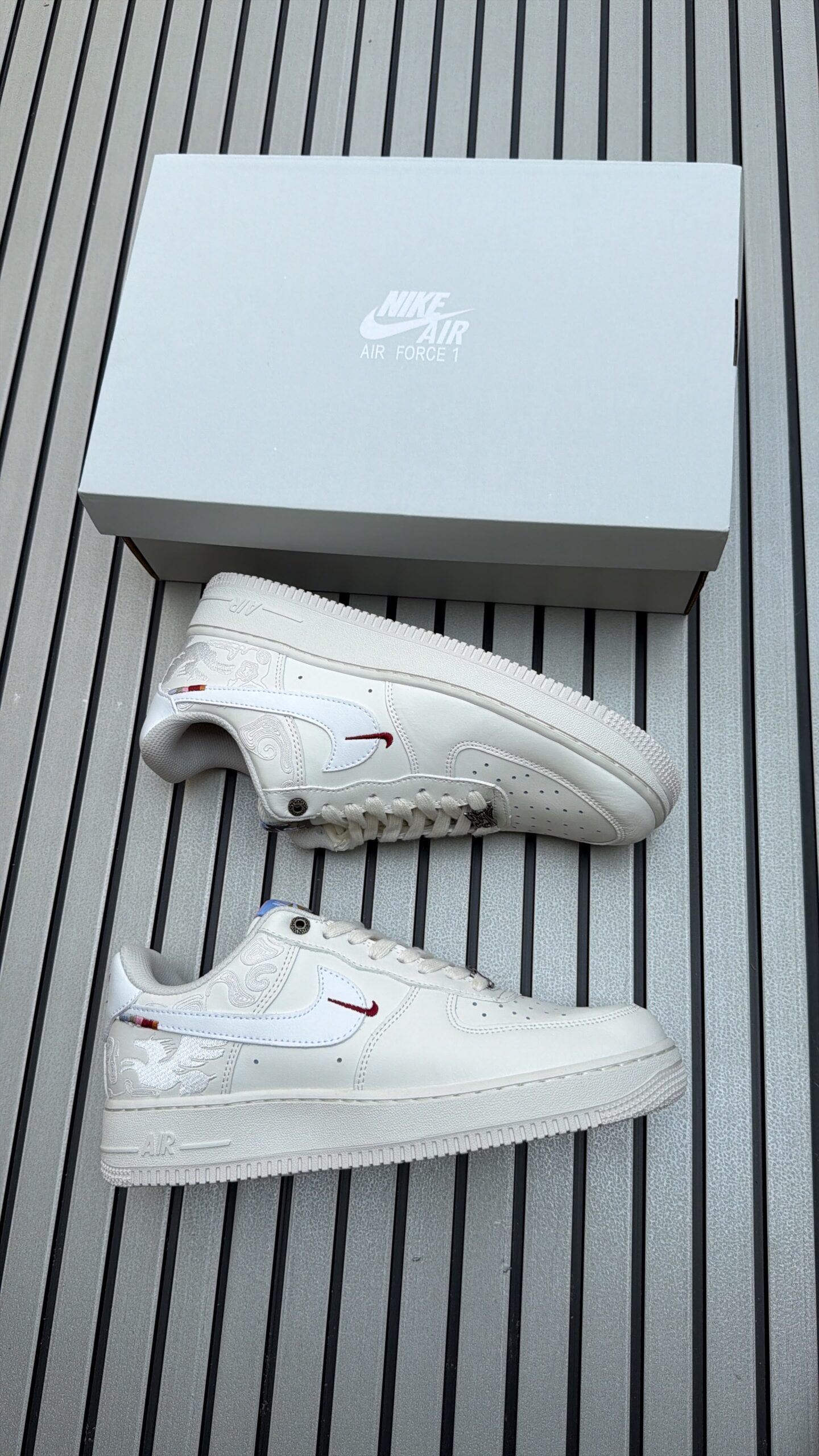 Nike Air Force 1 07 SE 'LNY' Men's Sneakers - Image 2