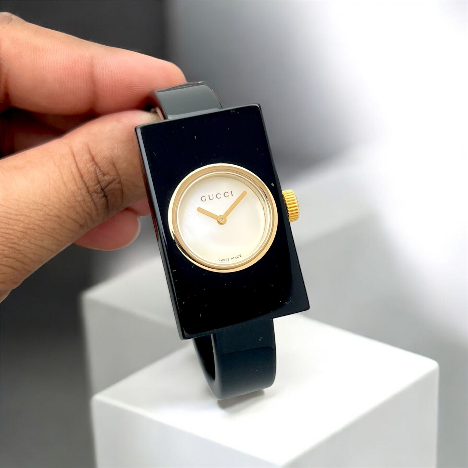 Gucci Plexiglass Women's Watch - Image 2