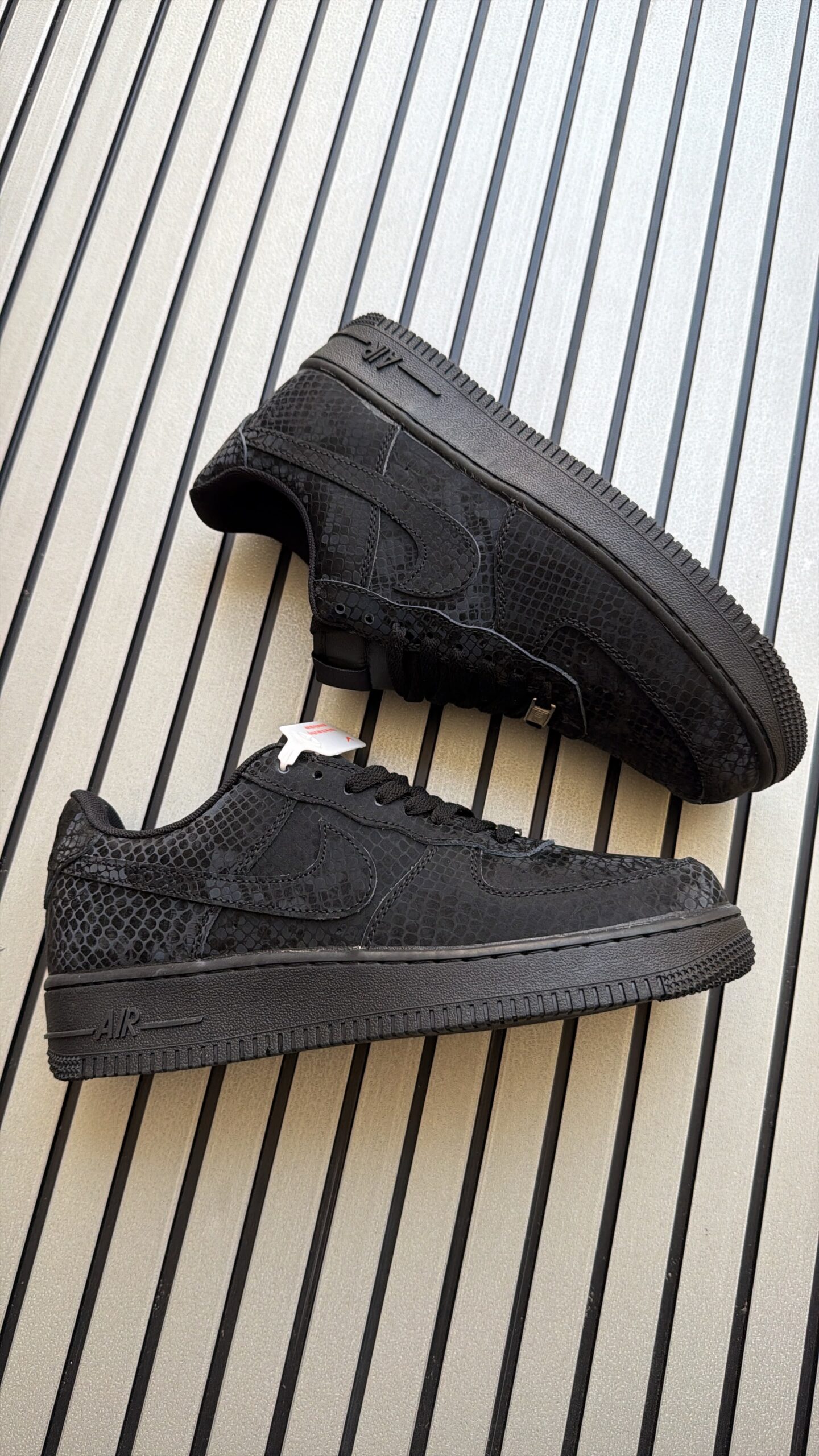 Nike Air Force Retro Men's Sneakers - Image 3