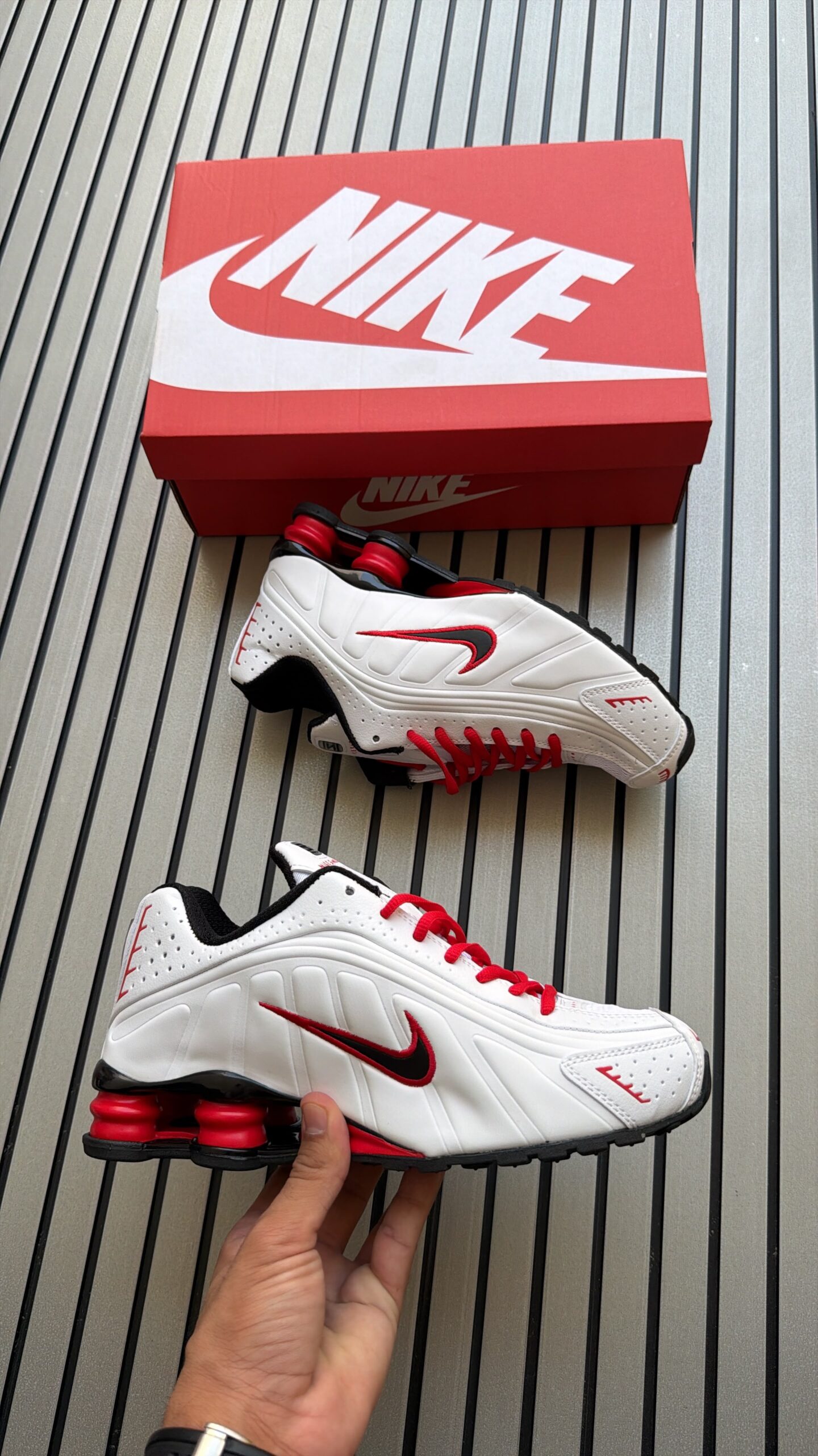 Nike Shox R4 Shoes
