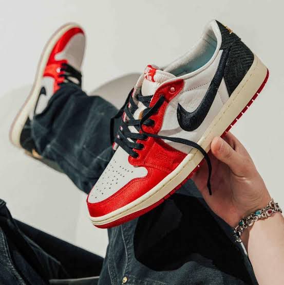Nike Trophy Room Air Jordan 1 Retro Low Men's Sneakers - Image 4