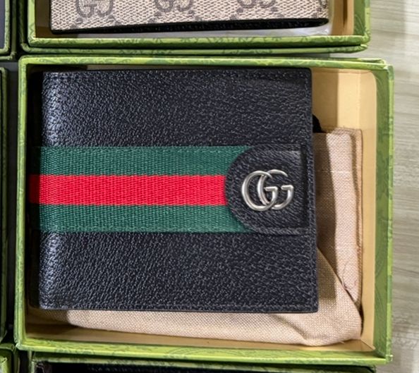 Gucci leather Bifold Men's Wallet - Image 8