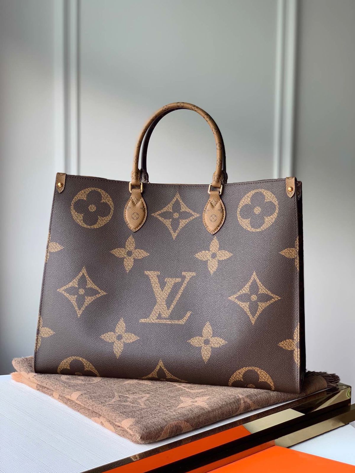 Louis Vuitton OnThego Monogram Handbag