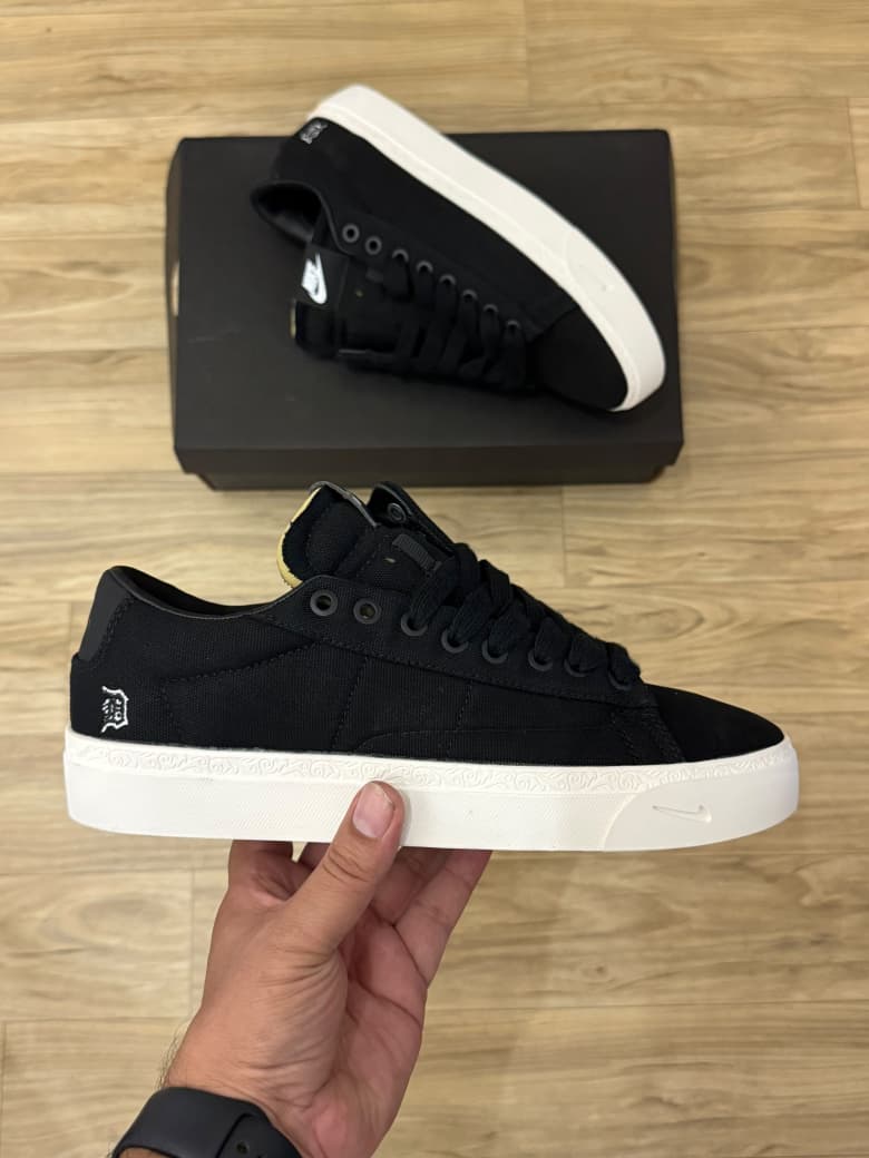 Nike Blazer Low Booker